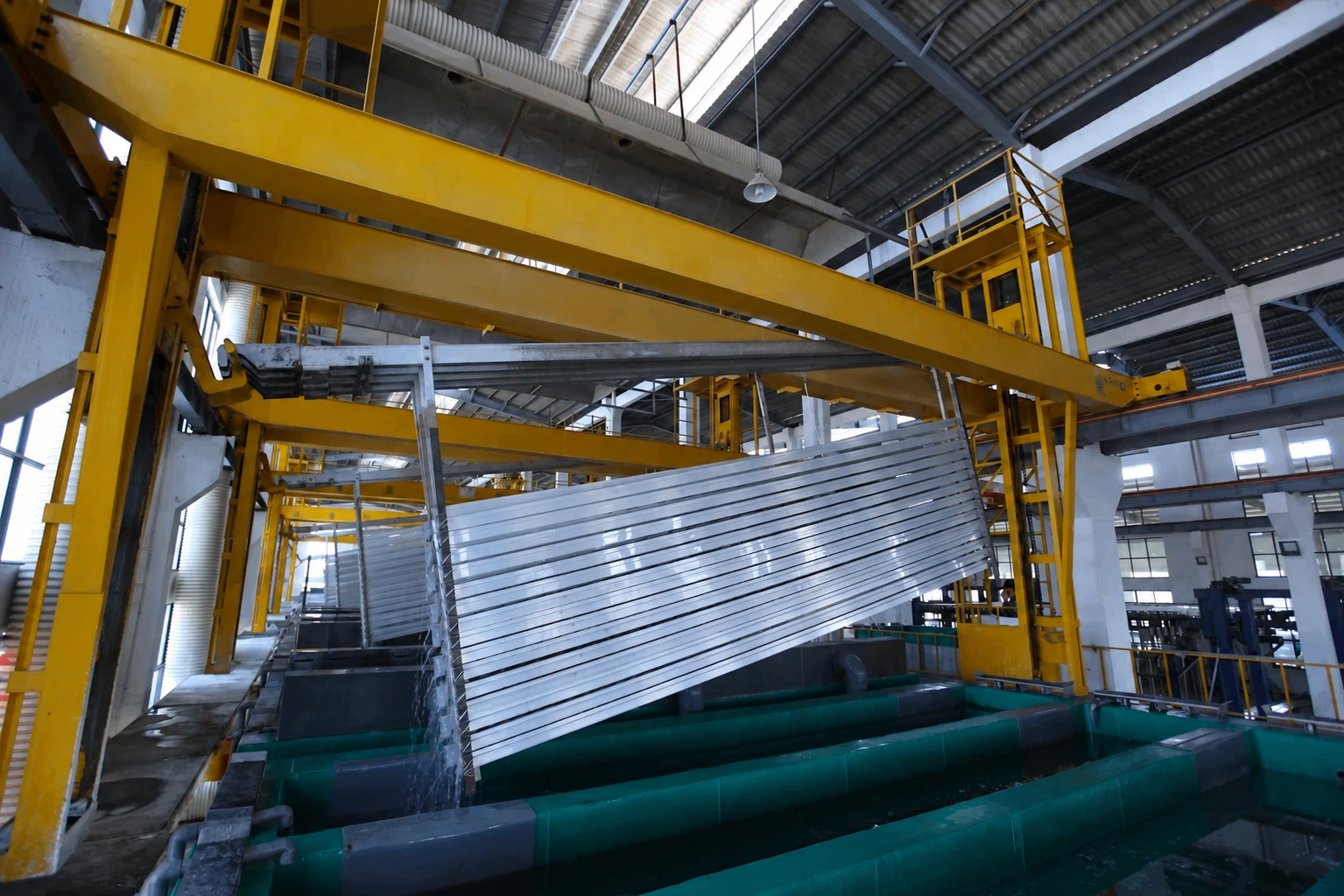 Aluminum extrusion factory crane